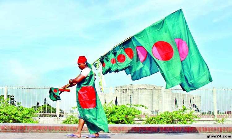বিজয়ের মাসে লাল-সবুজের ফেরিওয়ালা