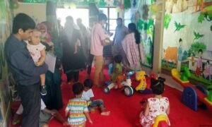 ভিক্টোরিয়া কলেজে ডে কেয়ার : স্বস্তিতে নারী শিক্ষকরা